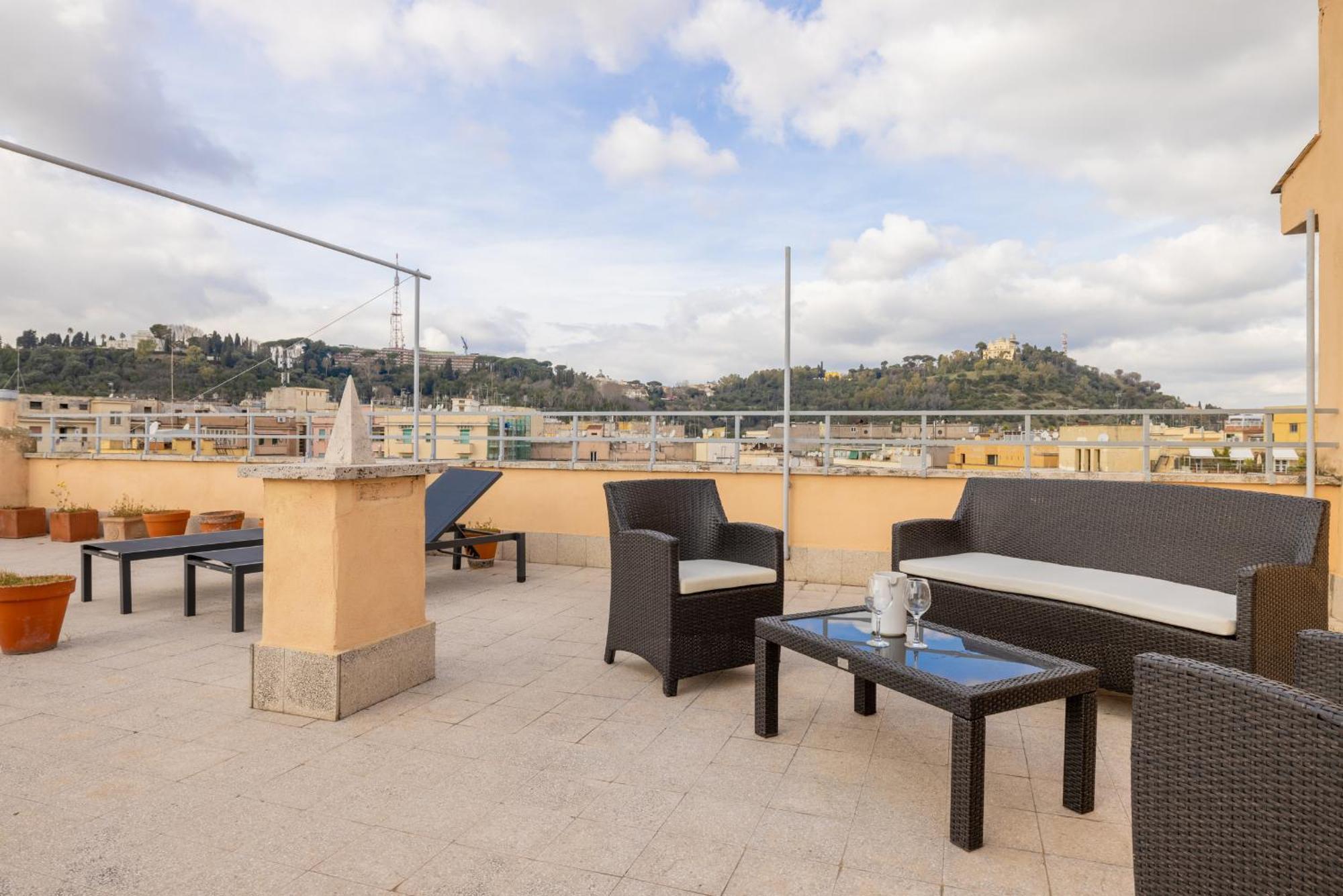 Top Floor Apt With Rooftop Terrace Near St. Peter Řím Exteriér fotografie